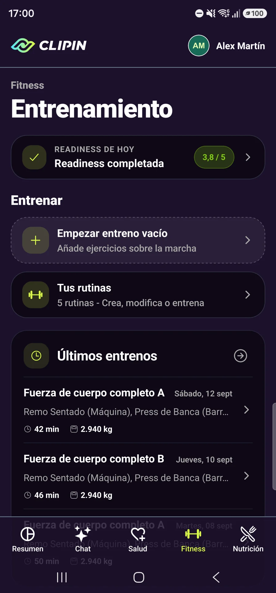 Pantalla de entrenamiento con rutinas y progreso muscular